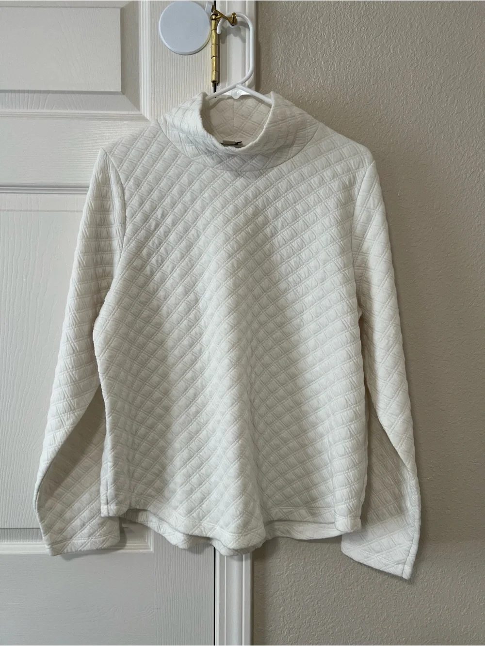 J.Crew Quilted Mock Neck Pullover Top Ivory Cream Large BL249